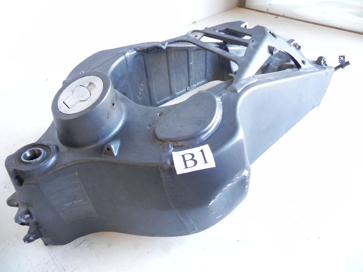 B1 2007 BUELL XB12R FIREBOLT MAIN FRAME CHASIS GAS TANK